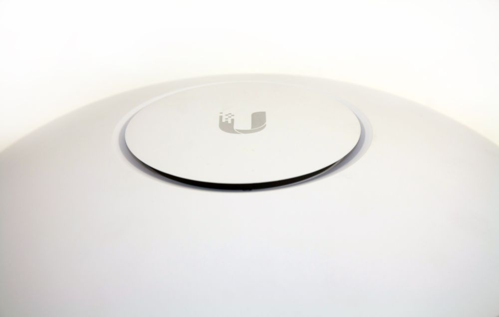 Точка доступа Ubiquiti UAP-AC-SHD