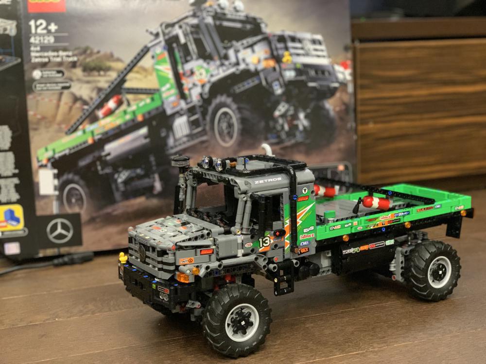 Конструктор Lego Technic Полноприводный грузовик-внедорожник Mercedes-Benz Zetros 42129